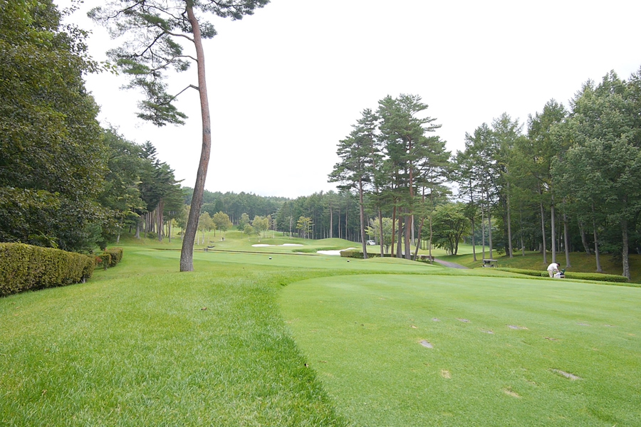 鳴沢ゴルフ倶楽部 フラットでフェアウェイも広いコース