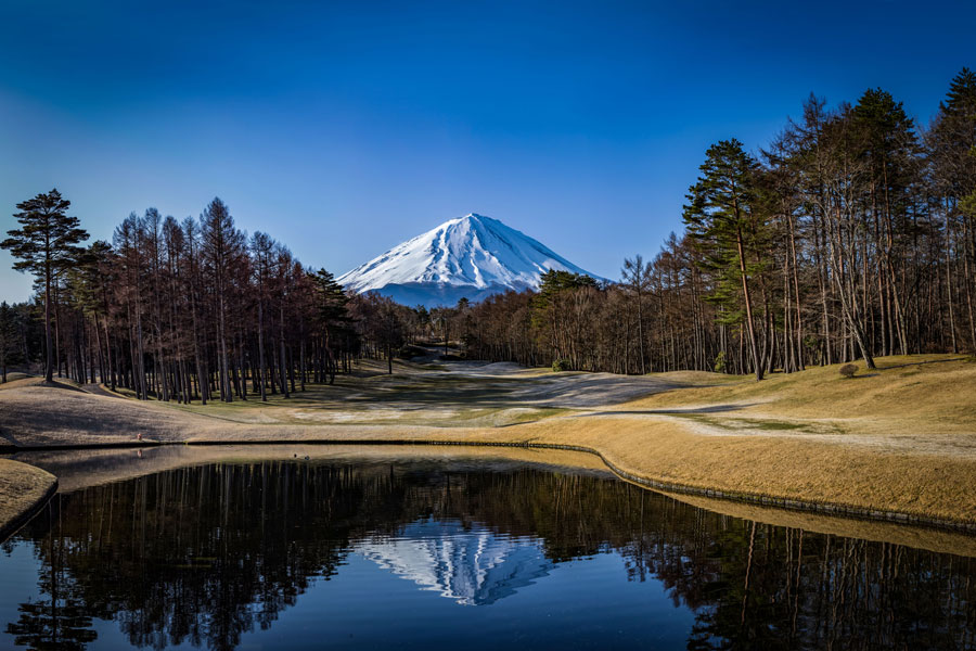 鳴沢ゴルフ倶楽部 天気のよい日には逆さ富士もご覧いただけます。